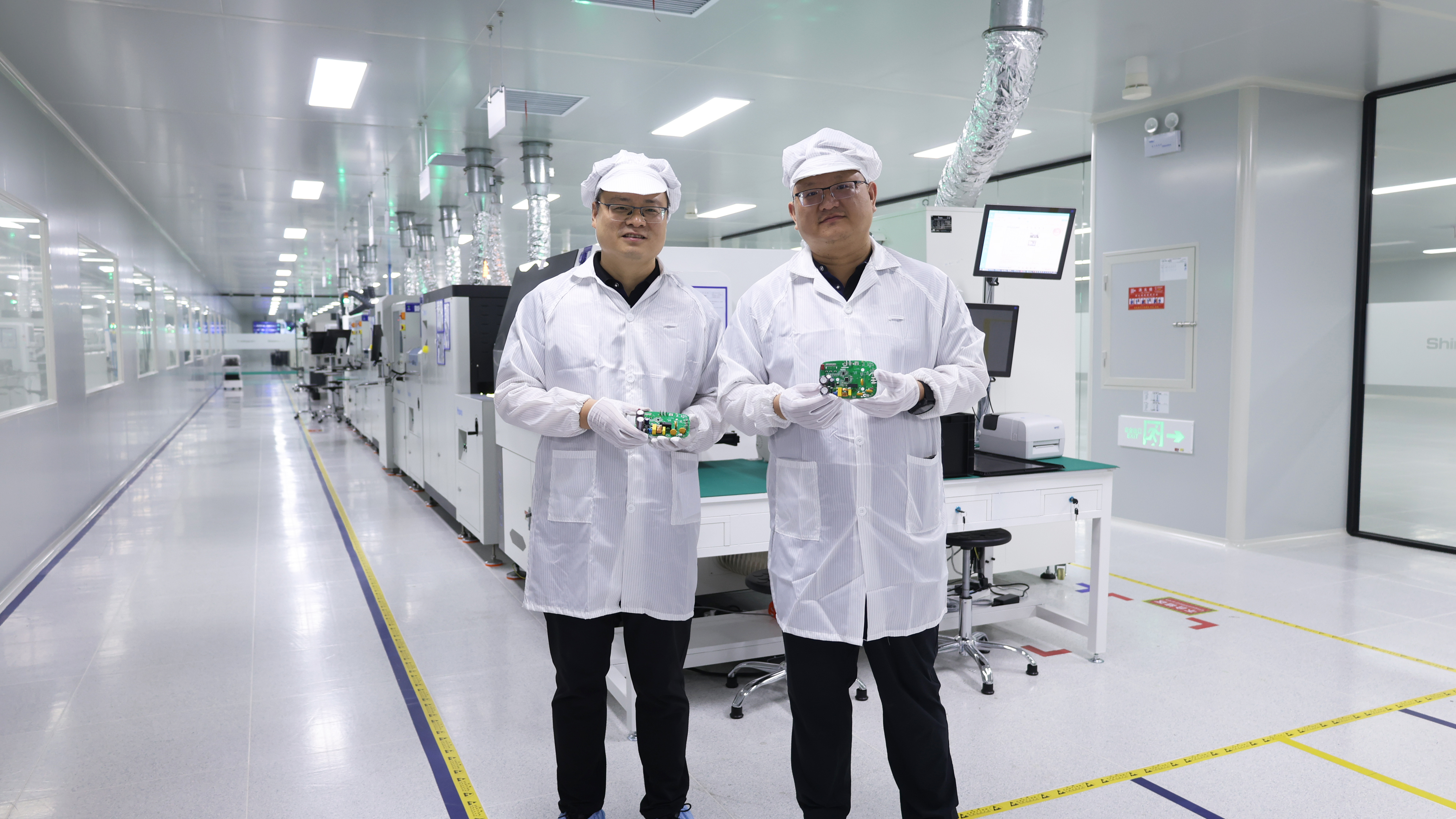 Shinhoo first mass-produced motor drive board rolls off the production line